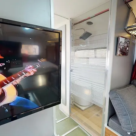 The Gozo Bus Apartment *