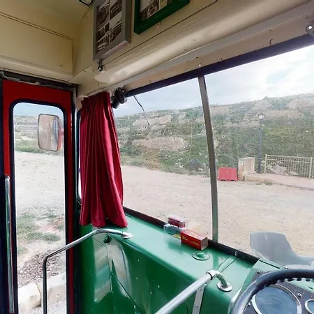 Gozo Bus Glamping Apartment Xagħra